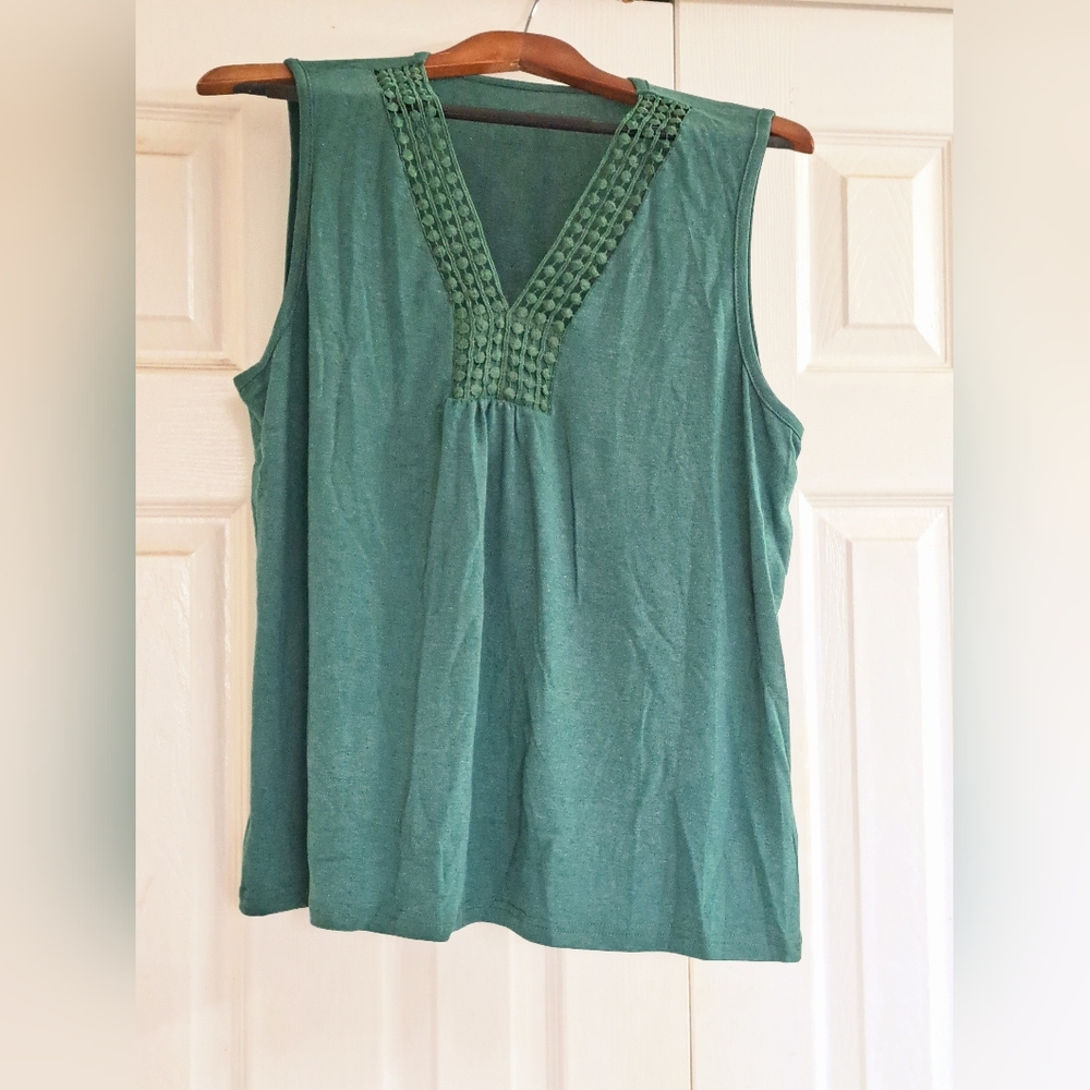 NWT Chic Jade Green Sleeveless Boho Tank Top